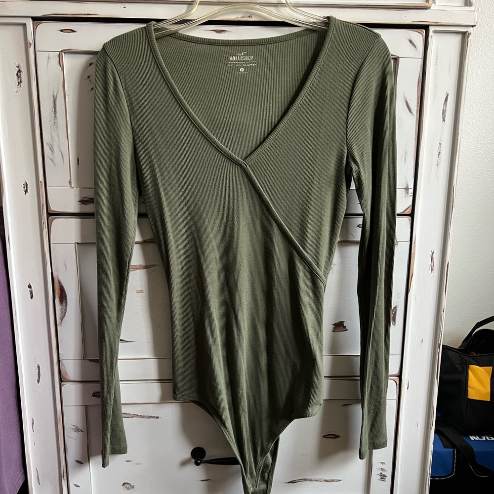 Hollister Long Sleeve Bodysuit